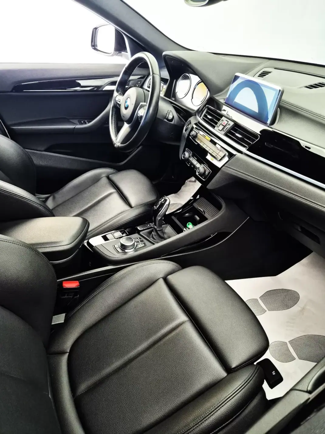 BMW X2 2019 - 27350 EUR, 141000 km - 141000km - foto 5 de 8