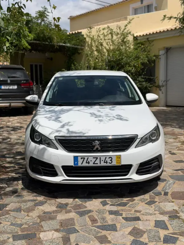 Peugeot 308 2019 - 13900 EUR, 123366 km - AUTO.MOTO.pt - 123366km - foto 3 de 9
