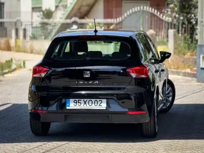 SEAT Ibiza 2019 - 13990 EUR, 132000 km - AUTO.MOTO.pt - 132000km - foto 2 de 12