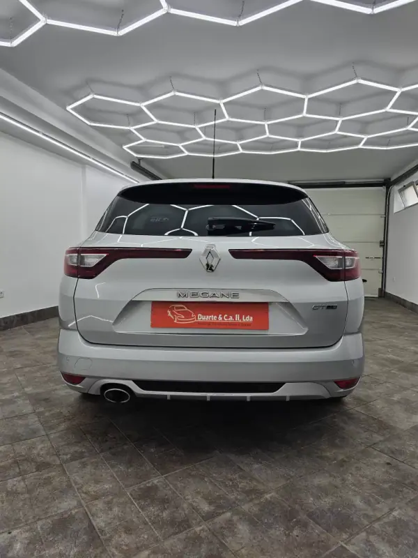 Renault Mégane Sport Tourer 2019 - 11950 EUR, 286730 km - AUTO.MOTO.pt - 286730km - foto 36 de 52