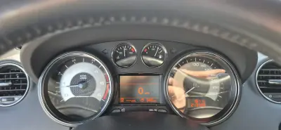 Peugeot RCZ 2014 - 15750 EUR, 213000 km - AUTO.MOTO.pt - 213000km - foto 21 de 31