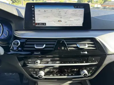 BMW 520 2018 - 28000 EUR, 217000 km - AUTO.MOTO.pt - 217000km - foto 45 de 67