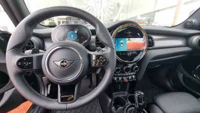 MINI Cooper 2023 - 37500 EUR, 2186 km - AUTO.MOTO.pt - 2186km - foto 8 de 20