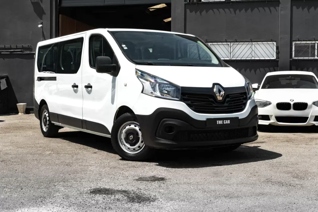 Renault Trafic 2016 - 21900 EUR, 152992 km - AUTO.MOTO.pt - 152992km - foto 1 de 16