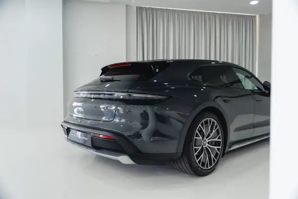 Porsche Taycan Cross Turismo 2022 - 64950 EUR, 45941 km - AUTO.MOTO.pt - 45941km - foto 17 de 52