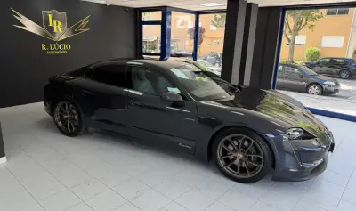 Porsche Taycan 2023 - 69000 EUR, 84534 km - AUTO.MOTO.pt - 84534km - foto 9 de 39