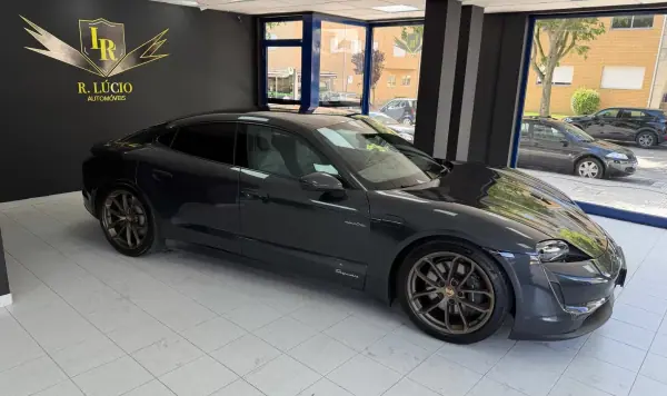 Porsche Taycan 2023 - 69000 EUR, 84534 km - AUTO.MOTO.pt - 84534km - foto 9 de 39