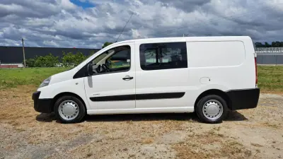 Citroën Jumpy 2009 - 12900 EUR, 200756 km - AUTO.MOTO.pt - 200756km - foto 3 de 11