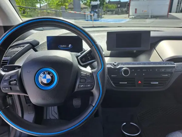 BMW i3 2019 - 28500 EUR, 89000 km - AUTO.MOTO.pt - 89000km - foto 12 de 45