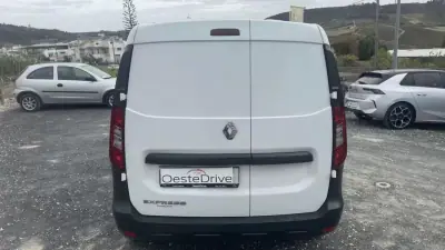 Renault Express 2023 - 14900 EUR, 80000 km - foto 6 de 23