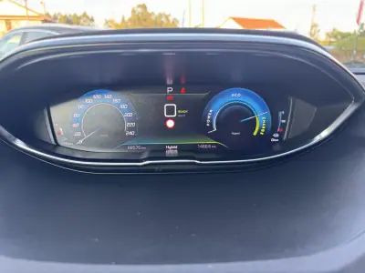 Peugeot 3008 2022 - 21750 EUR, 68000 km - AUTO.MOTO.pt - 68000km - foto 37 de 48