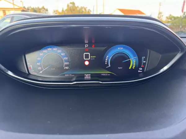 Peugeot 3008 2022 - 21750 EUR, 68000 km - AUTO.MOTO.pt - 68000km - foto 37 de 48