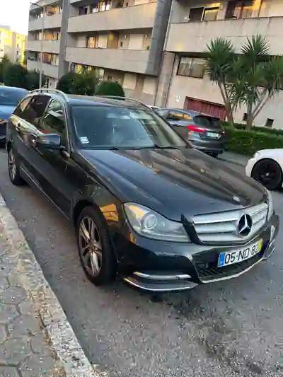 Mercedes-Benz C 180 2012 - 10500 EUR, 293000 km - AUTO.MOTO.pt - 293000km - foto 2 de 5