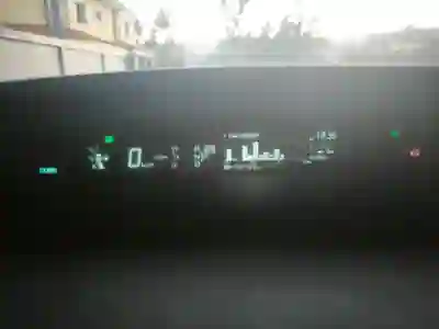 Toyota Prius 2009 - 10700 EUR, 156000 km - AUTO.MOTO.pt - 156000km - foto 4 de 11