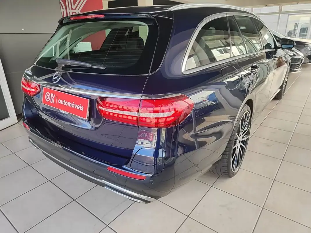 Mercedes-Benz E 300 2022 - 34350 EUR, 110000 km - AUTO.MOTO.pt - 110000km - foto 13 de 37
