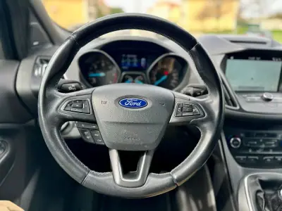 Ford Kuga 2017 - 15450 EUR, 78000 km - AUTO.MOTO.pt - 78000km - foto 42 de 60