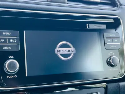Nissan Leaf 2019 - 14750 EUR, 56425 km - AUTO.MOTO.pt - 56425km - foto 13 de 40