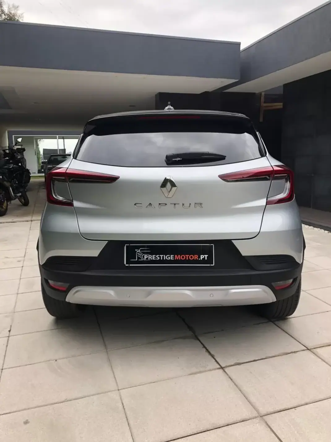 Renault Captur 2023 - 16900 EUR, 51000 km - AUTO.MOTO.pt - 51000km - foto 5 de 31