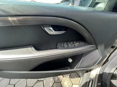 Volvo XC 70 2015 - 14990 EUR, 215301 km - AUTO.MOTO.pt - 215301km - foto 8 de 19