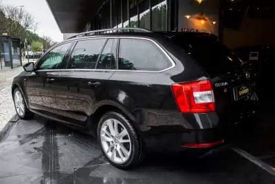 Skoda Octavia Break 2019 - 10990 EUR, 374598 km - AUTO.MOTO.pt - 374598km - foto 6 de 44