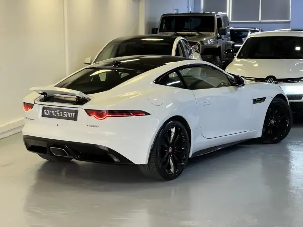 Jaguar F-Type 2019 - 47990 EUR, 45000 km - AUTO.MOTO.pt - 45000km - foto 11 de 47