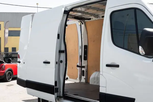Renault Master 2023 - 23500 EUR, 81000 km - AUTO.MOTO.pt - 81000km - foto 7 de 18