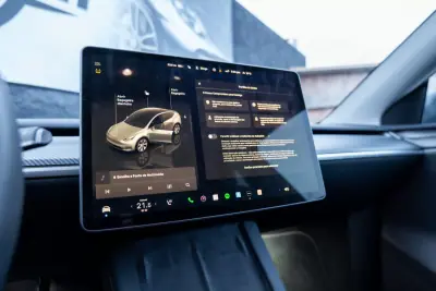 Tesla Model Y 2023 - 37900 EUR, 45000 km - AUTO.MOTO.pt - 45000km - foto 12 de 18