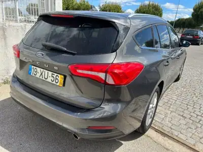 Ford Focus SW 2019 - 17990 EUR, 75880 km - AUTO.MOTO.pt - 75880km - foto 3 de 15