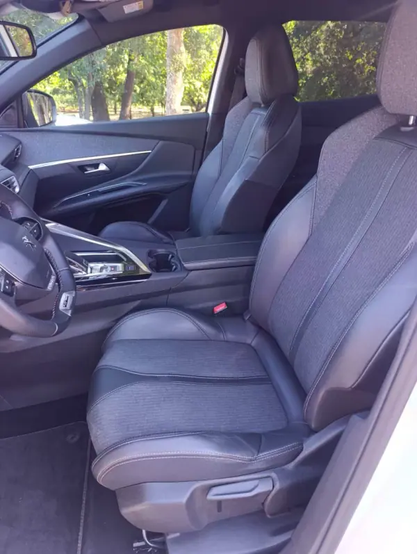Peugeot 3008 2017 - 17250 EUR, 150000 km - AUTO.MOTO.pt - 150000km - foto 14 de 17