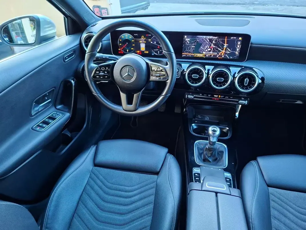 Mercedes-Benz A 200 2018 - 22500 EUR, 77000 km - AUTO.MOTO.pt - 77000km - foto 29 de 37