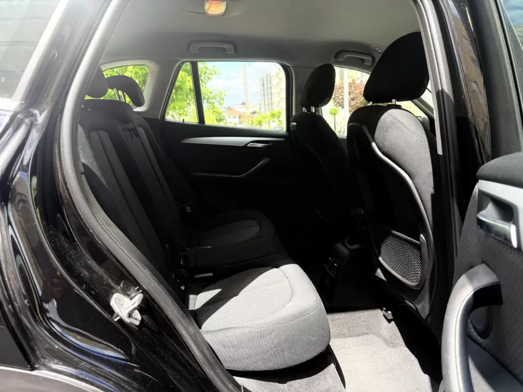 BMW X1 2019 - 19450 EUR, 183000 km - AUTO.MOTO.pt - 183000km - foto 14 de 15