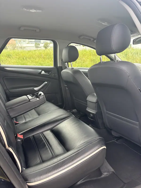 Ford Mondeo 2014 - 5900 EUR, 195600 km - AUTO.MOTO.pt - 195600km - foto 8 de 14
