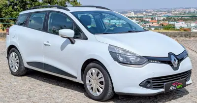 Renault Clio Sport Tourer 2014 - 4900 EUR, 282045 km - AUTO.MOTO.pt - 282045km - foto 2 de 21