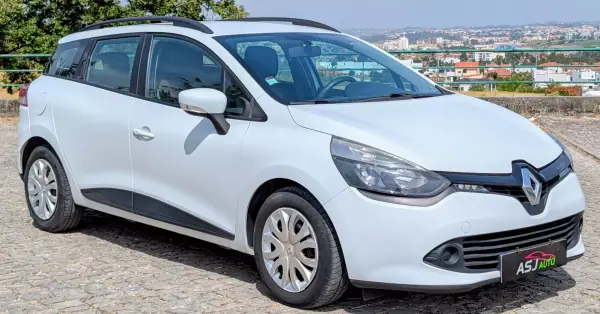 Renault Clio Sport Tourer 2014 - 4900 EUR, 282045 km - AUTO.MOTO.pt - 282045km - foto 2 de 21