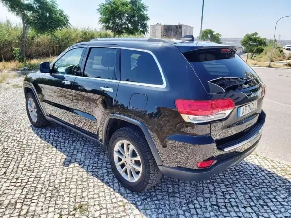 Jeep Grand Cherokee 2016 - 34950 EUR, 135350 km - AUTO.MOTO.pt - 135350km - foto 11 de 60