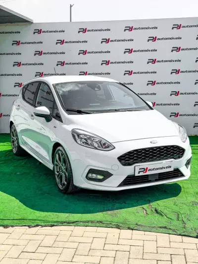 Ford Fiesta 2018 - 12500 EUR, 99424 km - AUTO.MOTO.pt - 99424km - foto 4 de 25