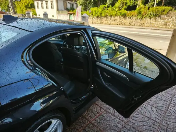 BMW 525 2014 - 21500 EUR, 183000 km - AUTO.MOTO.pt - 183000km - foto 26 de 37