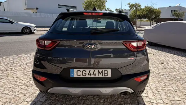 Kia Stonic 2020 - 13500 EUR, 94712 km - AUTO.MOTO.pt - 94712km - foto 4 de 16