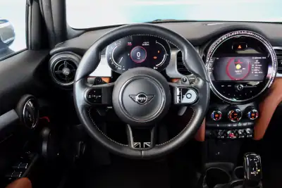 MINI Cooper 2023 - 32500 EUR, 31145 km - AUTO.MOTO.pt - 31145km - foto 7 de 17