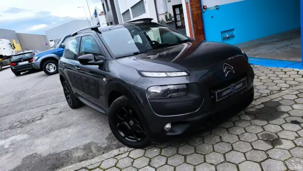Citroën C4 Cactus 2015 - 10500 EUR, 161000 km - AUTO.MOTO.pt - 161000km - foto 11 de 17