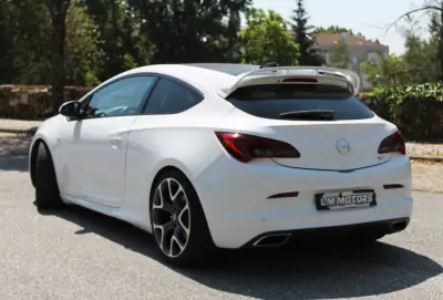 Opel Astra Coupe 2016 - 23000 EUR, 90000 km - AUTO.MOTO.pt - 90000km - foto 9 de 32
