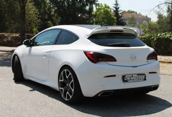 Opel Astra Coupe 2016 - 23000 EUR, 90000 km - AUTO.MOTO.pt - 90000km - foto 9 de 32