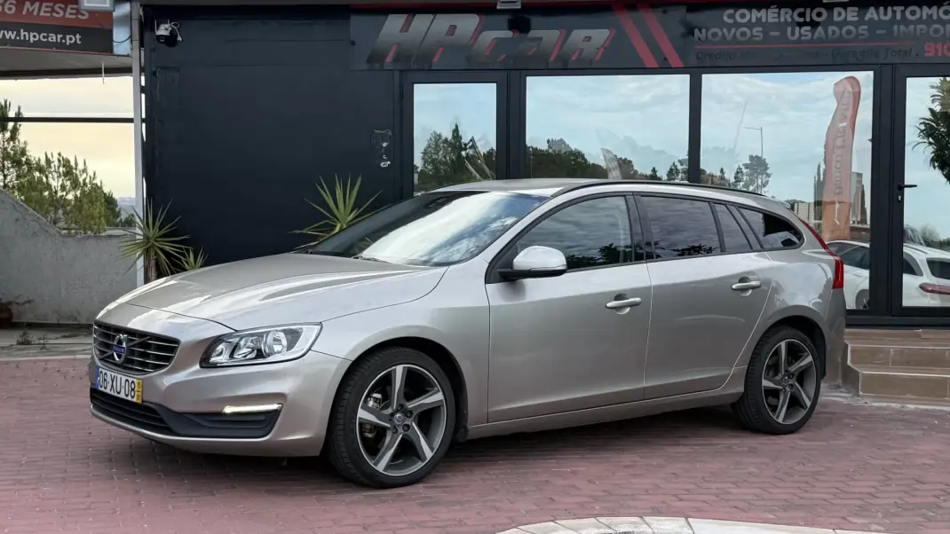 Volvo V60 2015 - 9990 EUR, 265000 km - 265000km - foto 5 de 25