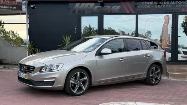Volvo V60 2015 - 9990 EUR, 265000 km - AUTO.MOTO.pt - 265000km - foto 5 de 25