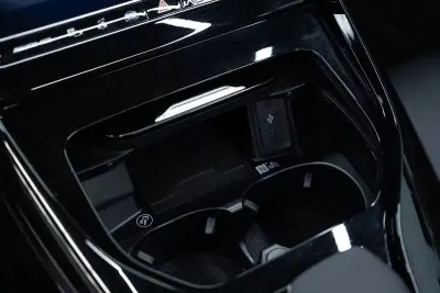 Mercedes-Benz SL 43 AMG 2022 - 109950 EUR, 30000 km - AUTO.MOTO.pt - 30000km - foto 49 de 51