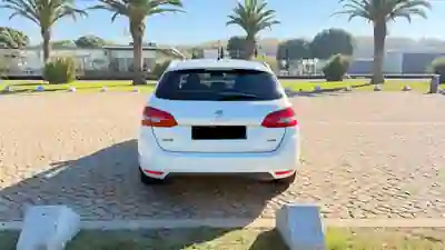 Peugeot 308 SW 2015 - 7000 EUR, 205000 km - foto 4 de 8