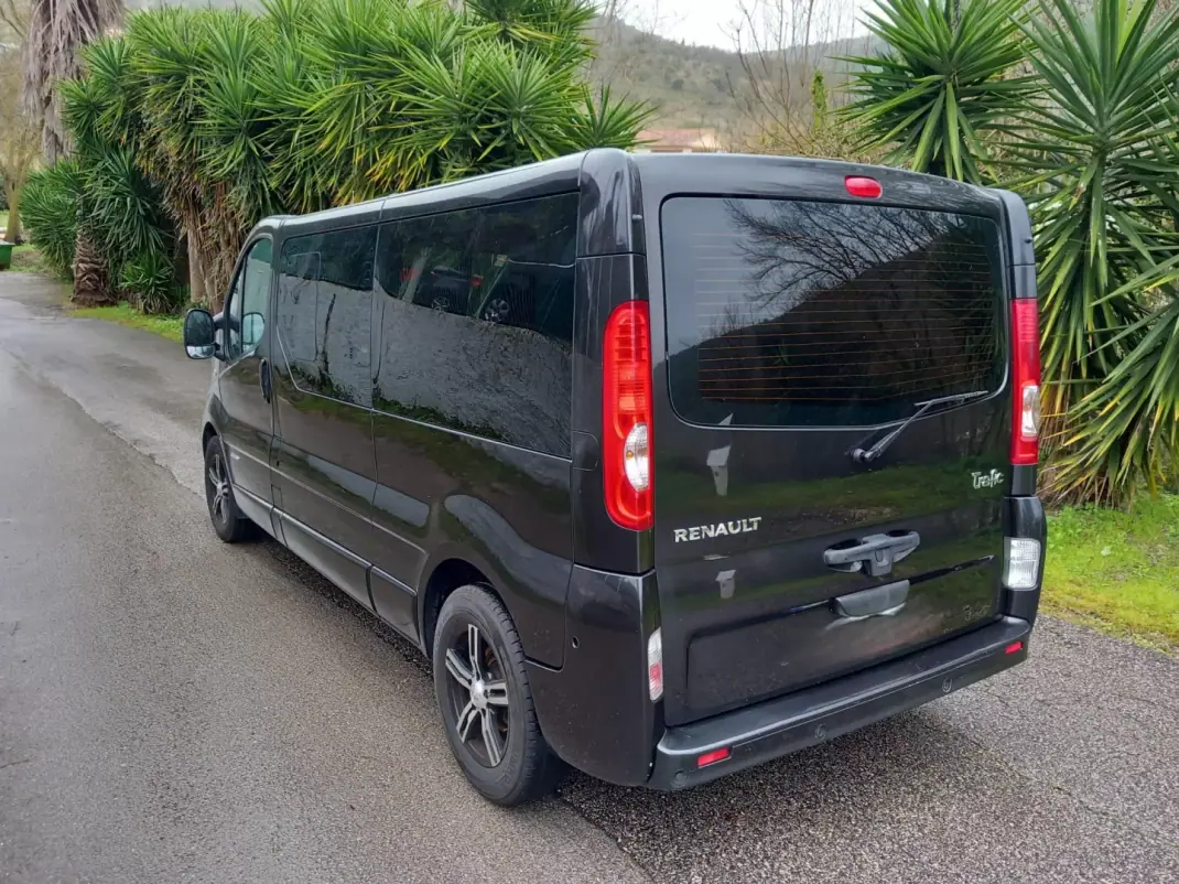 Renault Trafic 2014 - 14000 EUR, 329000 km - AUTO.MOTO.pt - 329000km - foto 20 de 25