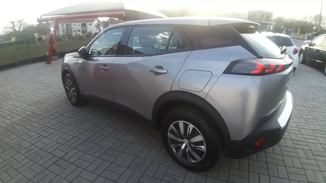 Peugeot 2008 2023 - 18250 EUR, 30000 km - AUTO.MOTO.pt - 30000km - foto 15 de 44