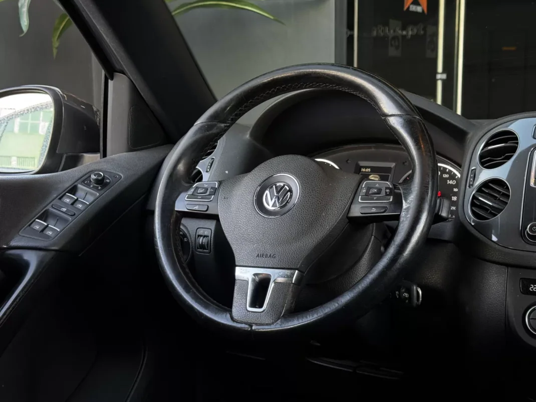 Volkswagen Tiguan 2016 - 16990 EUR, 190300 km - AUTO.MOTO.pt - 190300km - foto 20 de 34