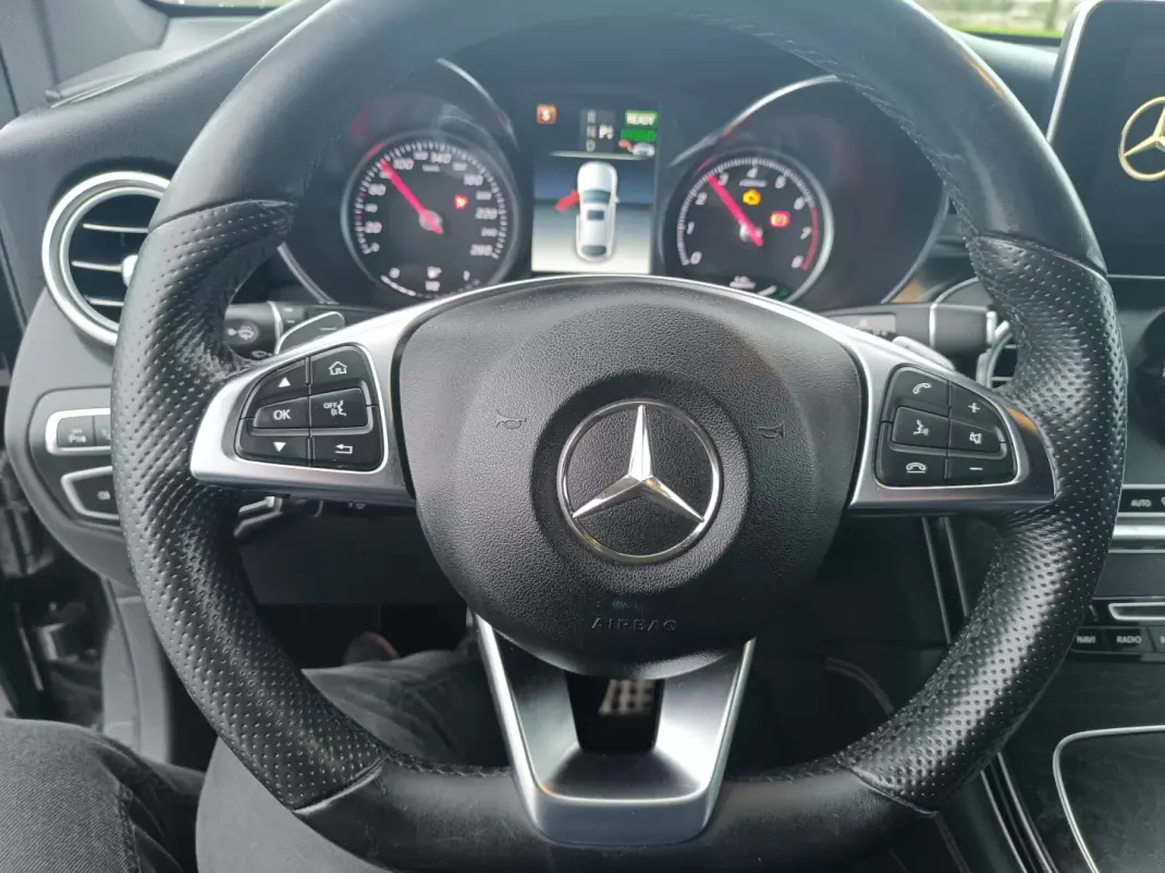 Mercedes-Benz GLC 350 2018 - 44900 EUR, 106000 km - AUTO.MOTO.pt - 106000km - foto 37 de 42